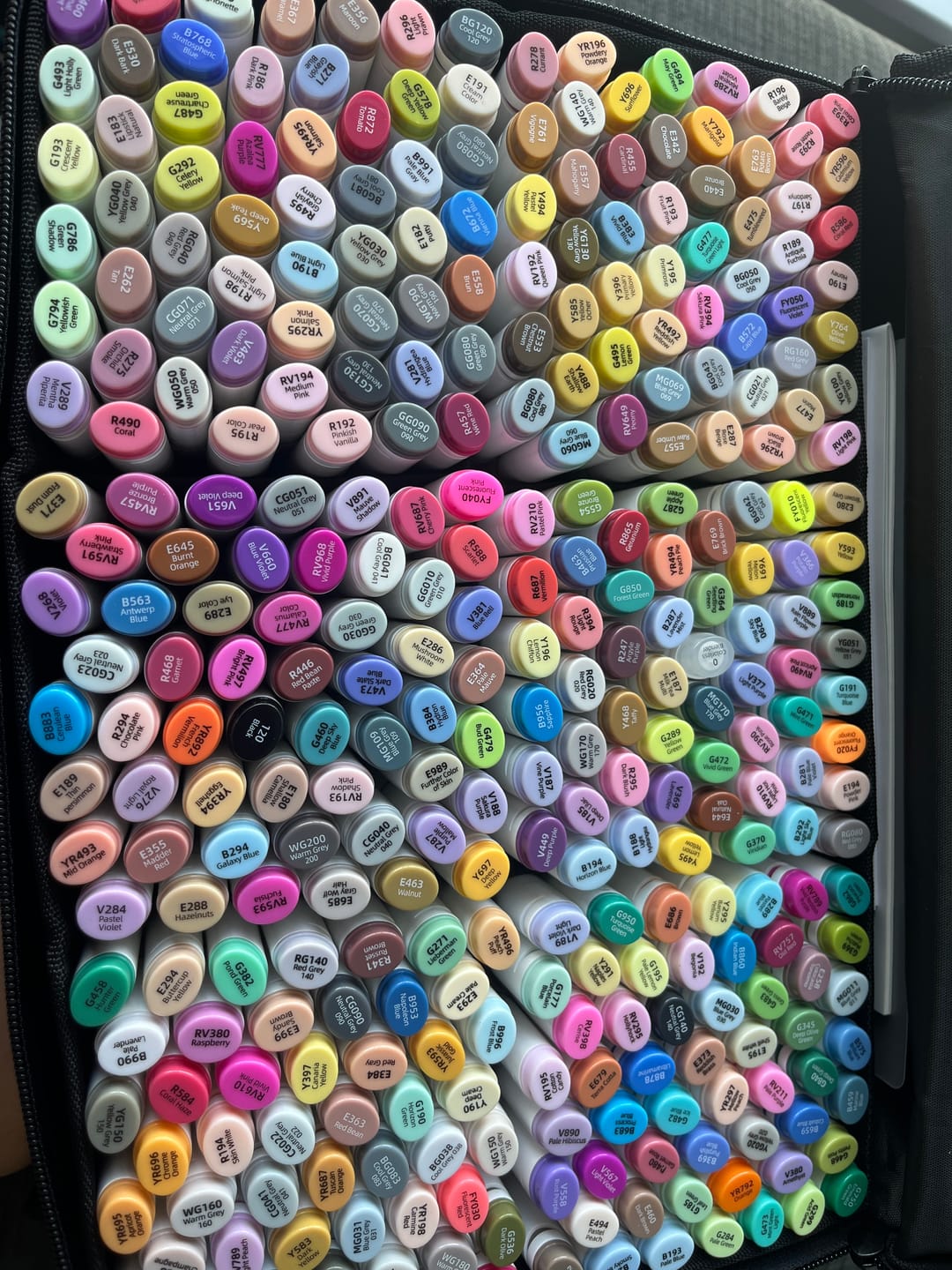 Customer photo review of Ohuhu Oahu 320 Colors Dual Tips Alcohol Art Markers, Fine & Chisel (New Color Codes)