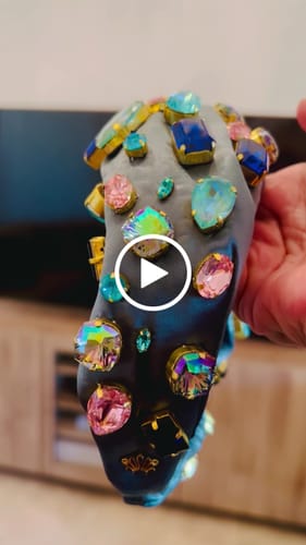 Customer video review of SILKY SAGE GRETA SWAROVSKI HEADBAND