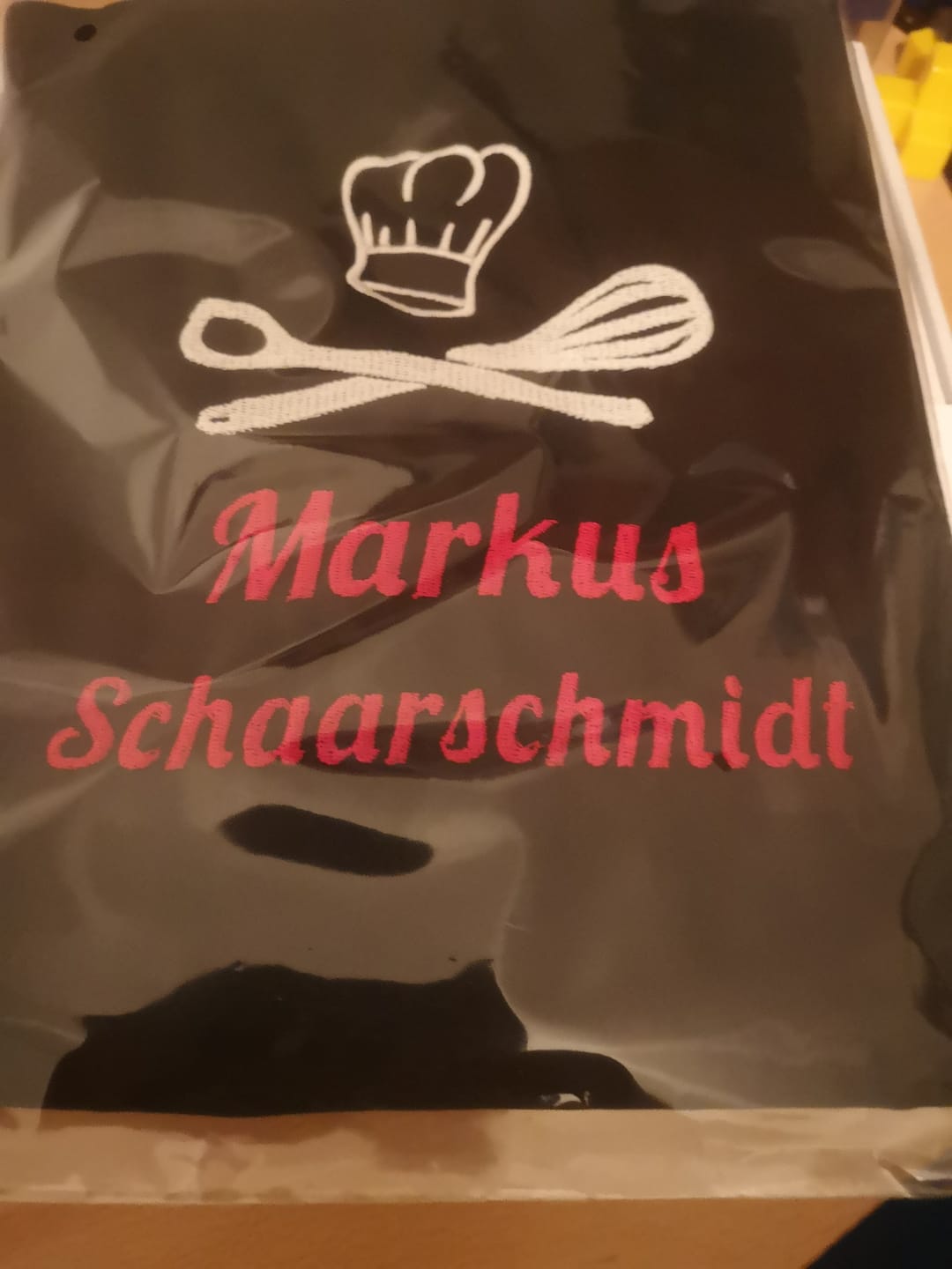 Customer photo review of Wolimbo Kochschürze Grillschürze mit Namen und Motiv bestickt