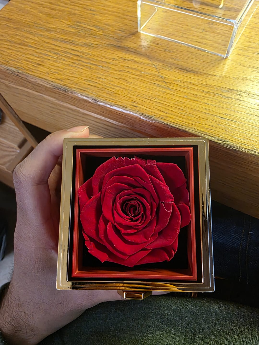 Customer photo review of Rotating Eternal Rose Gift Box