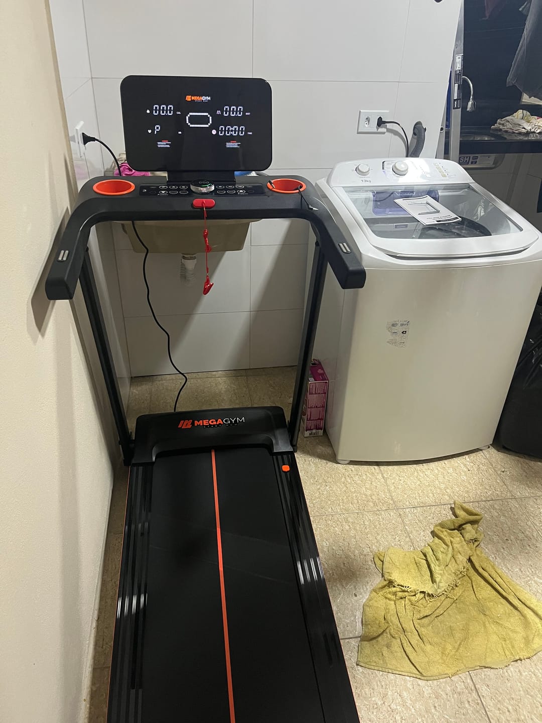 Customer photo review of Esteira Ergométrica Elétrica Smart Pace 14km/h | Motor 2.5 HP | Bluetooth |Suporta até 120kg