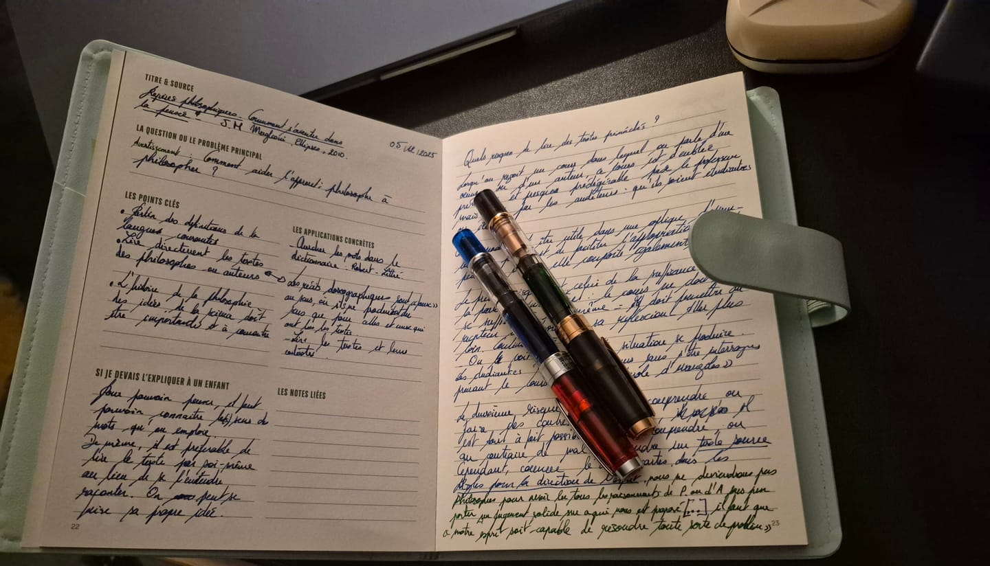 Customer photo review of Carnet de la Curiosité