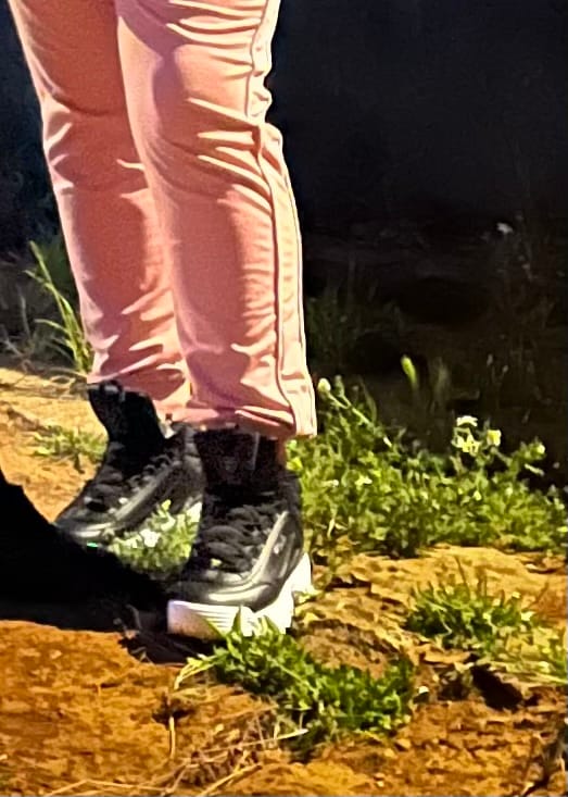 Customer photo review of Zapatilla Fila Disruptor II Mid Mujer Negro