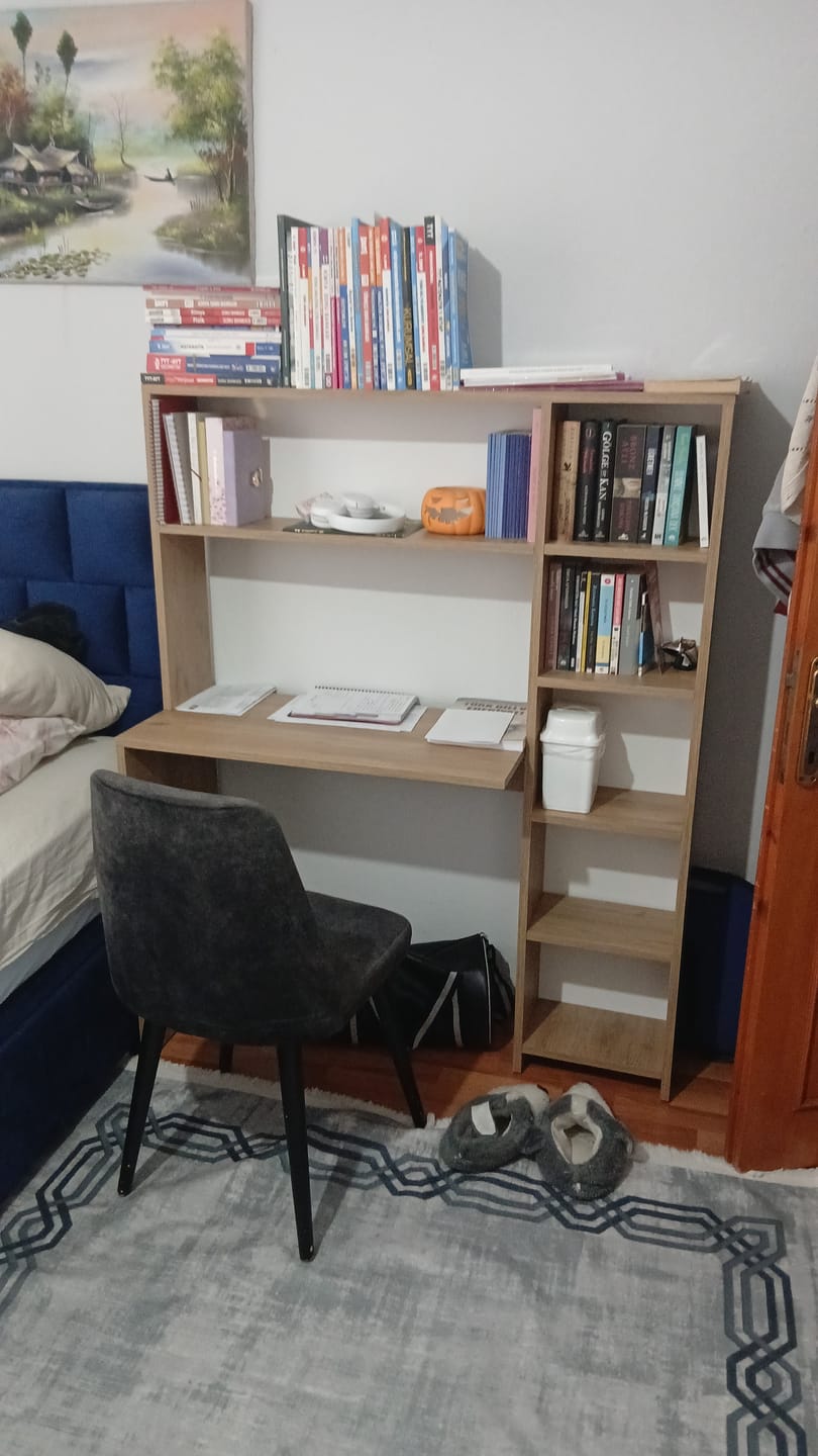 Customer photo review of Rani HA104 Kitaplıklı Raflı Bilgisayar Çalışma Masası Sepet Ceviz