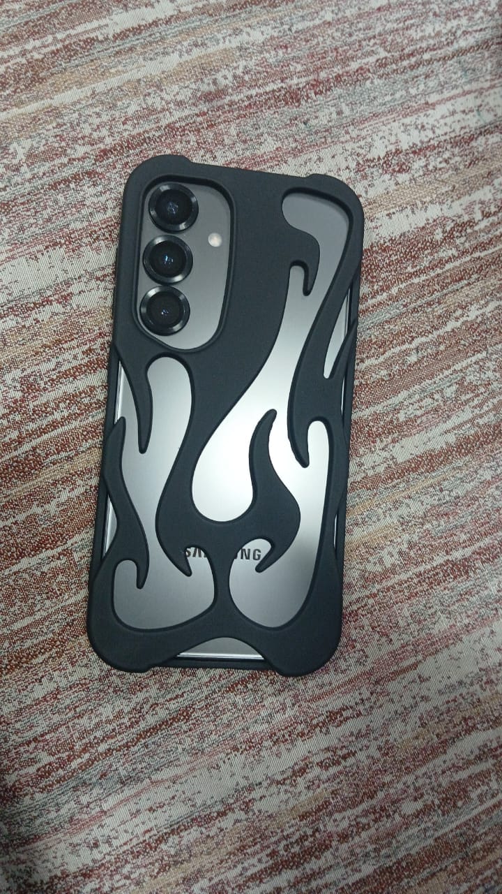 Customer photo review of 3D Flame Hollow Matte Black Silver Electroplated Samsung S & A Series Soft Case