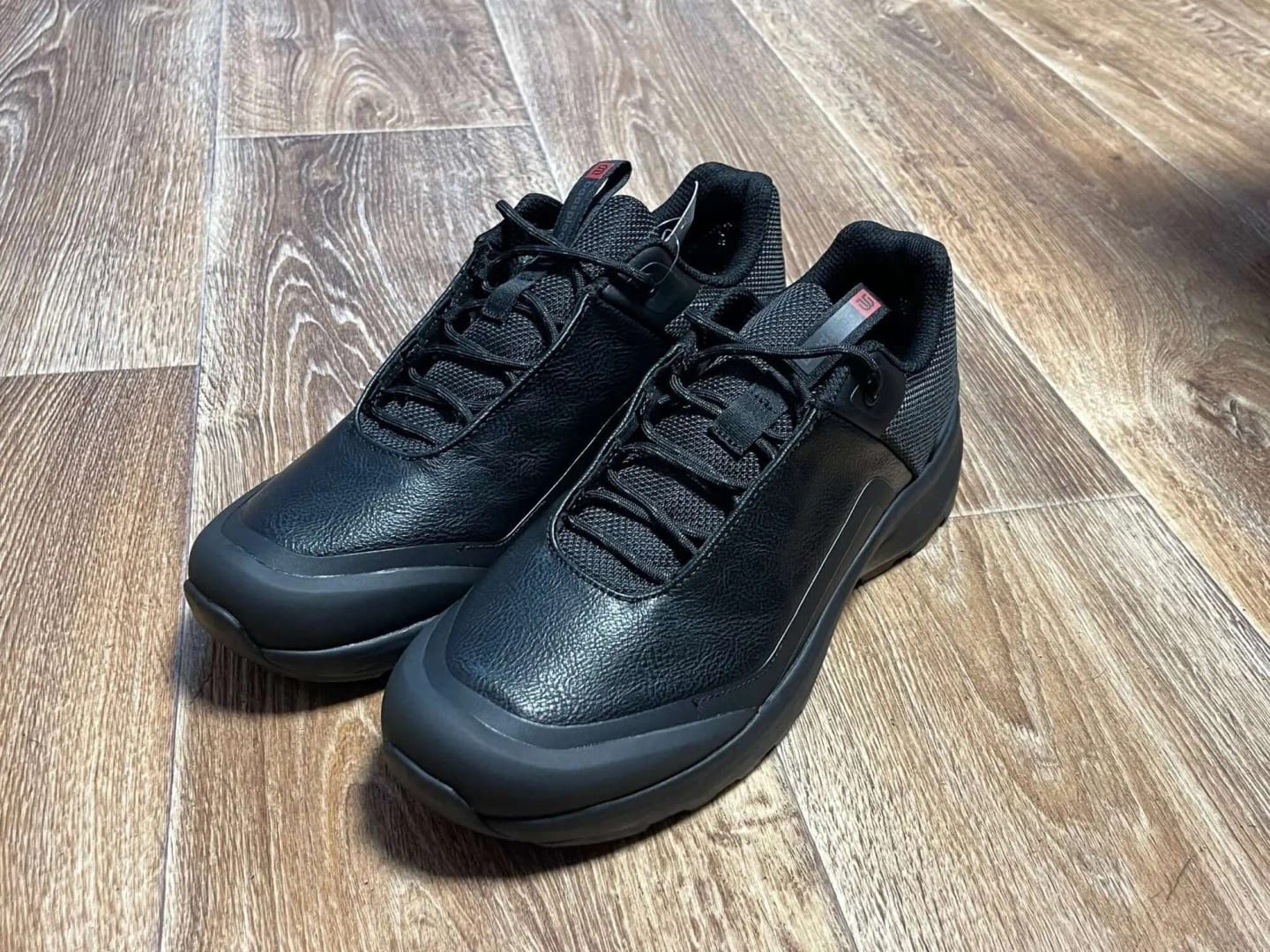 Customer photo review of Baasploa Men Hiking Shoes 2025 Litchi Leather High Quality Male Trekking Climbing Sneakers Non-slip Luxury Designer Outdoor Shoe