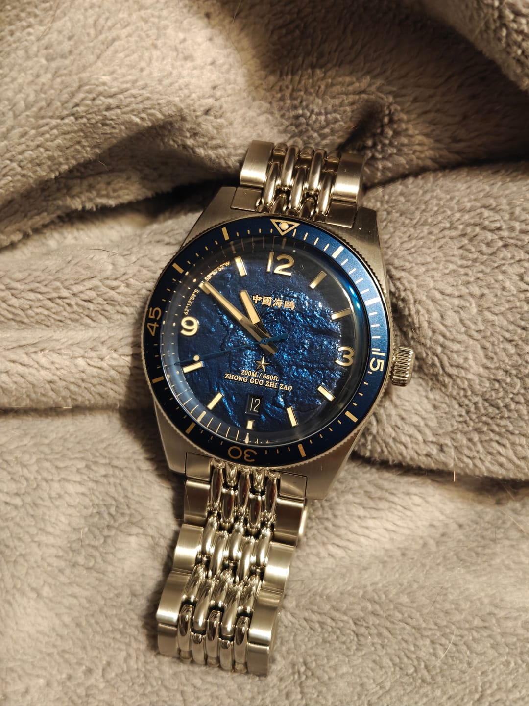 Customer photo review of Ocean Series | 1984 Antarctic Expedition | 200m Waterproof | Calendar | Luminous | Dive | 40mm