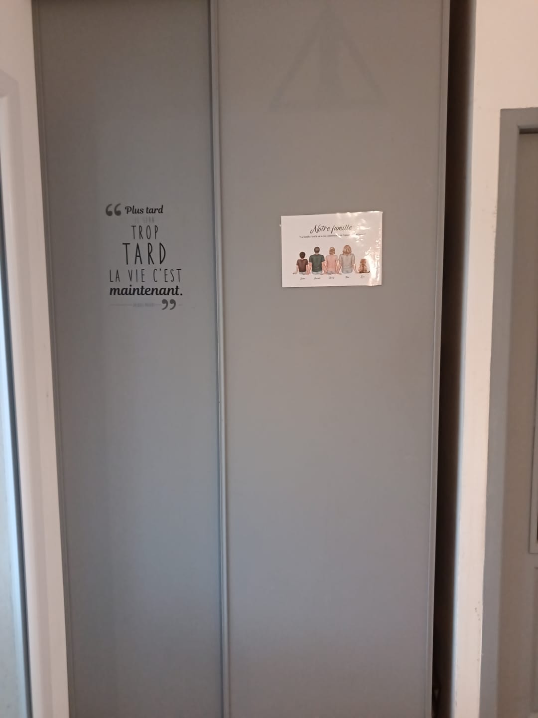 Customer photo review of Affiche portrait de famille personnalisable avec personnages