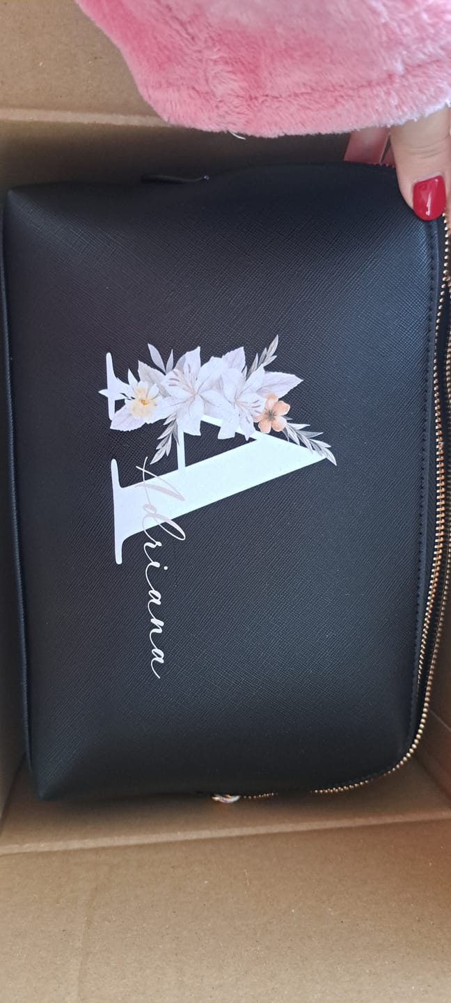 Customer photo review of Deine Initiale - Individuelle PU Kosmetiktasche