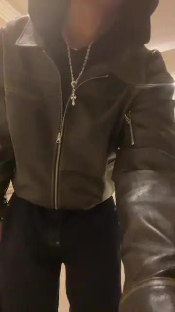 Customer photo review of Aelfric Eden Vintage Leather Jacket