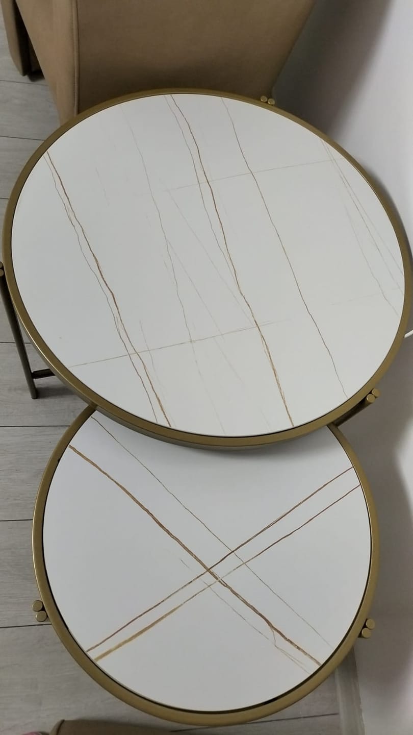 Customer photo review of Set 2 masute cafea FATIMA, alb cu efect de marmura/auriu, ceramica/metal