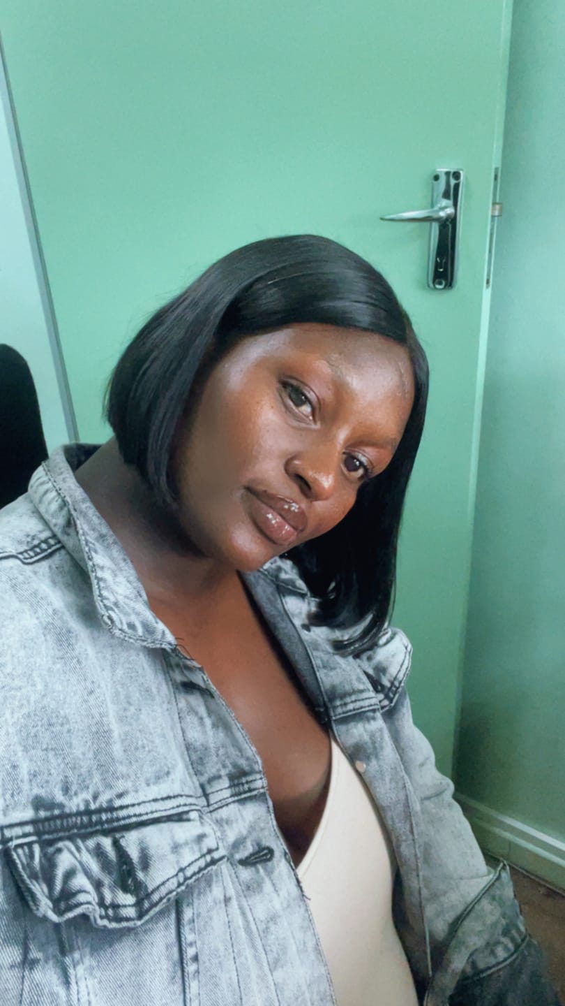 Customer photo review of Double Drawn Glue-less Pre- Bleached Bob 8 Inch - 14 Inch With 5 X 5 Closure