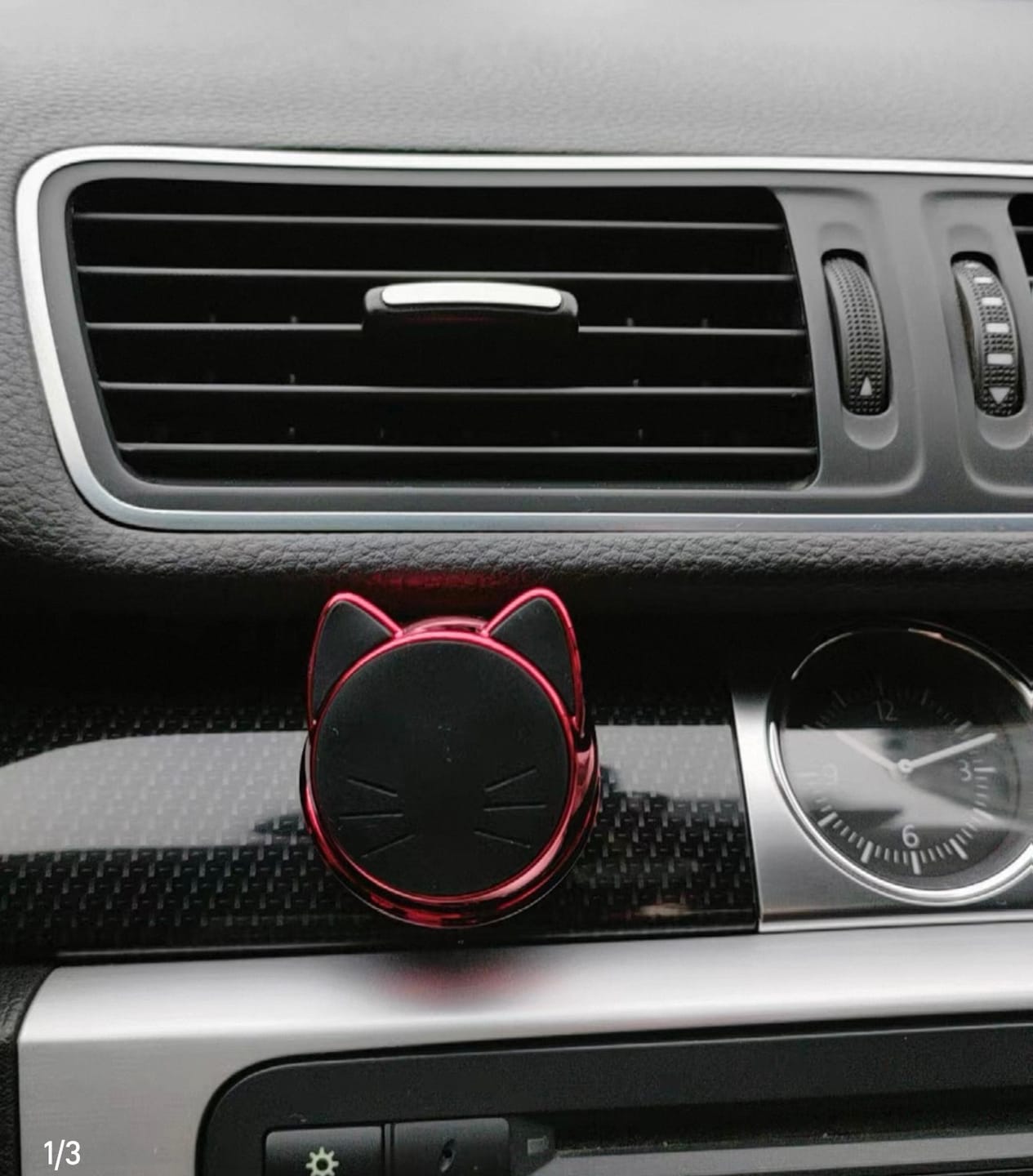 Customer photo review of Meow Magnetic Phone Holder