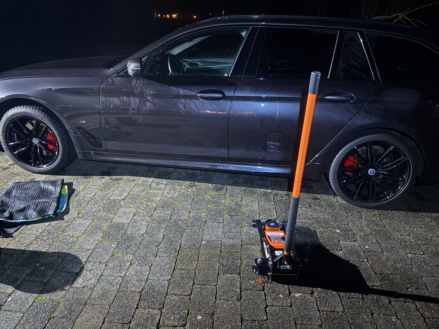 Customer photo review of Garagekrik 3000KG | (GRATIS PAD 40mm Extra hoog) extra laag 83mm - 515mm | dubbele plunjers | snelle hefboo