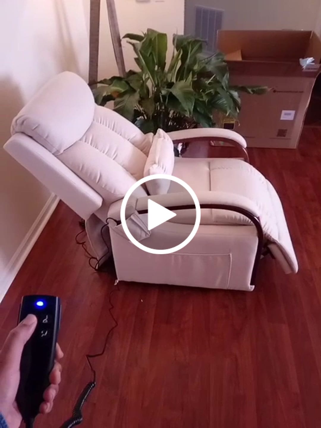 Customer video review of 9185 Small Power Lift Recliner – Dual Motor, Lay Flat, Heat & Massage