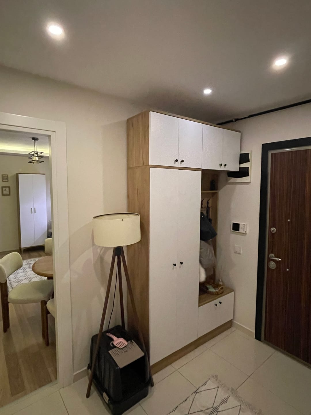 Customer photo review of Rani EA144 Modern Portmanto Raflı Ayakkabılık Vestiyer Sepet Ceviz - Beyaz
