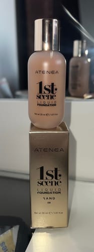 Customer photo review of BASE DE MAQUILLAJE LÍQUIDA 1ST SCENE