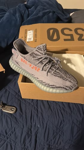 Customer photo review of Yeezy 350 v2 “Beluga 2.0”