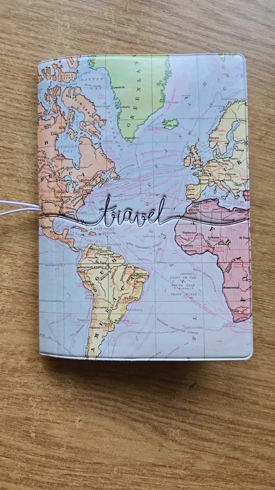 Customer photo review of Étui Passeport Carte du Monde