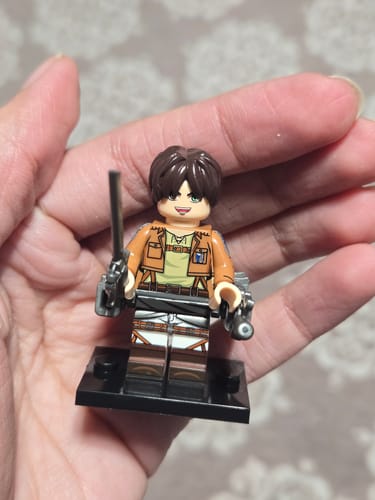 Customer photo review of ATTACK ON TITAN MINI FIGURES