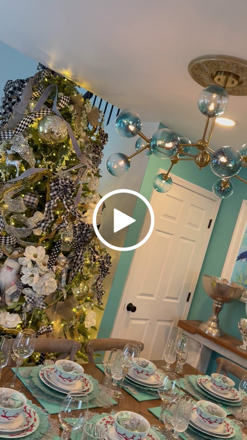 Customer video review of 15-Light Blue Glass Globe Bubble Sputnik Branch Chandelier