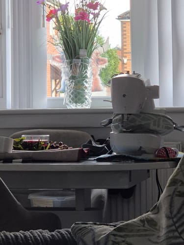 Customer photo review of Singer Fashion Mate 3333 Sewing Machine - Drop in bobbin, latest style, so easy to use, great lighting - Black Friday - Latest 2026 model year