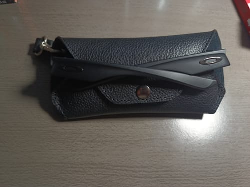 Customer photo review of Funda para lentes • Negro