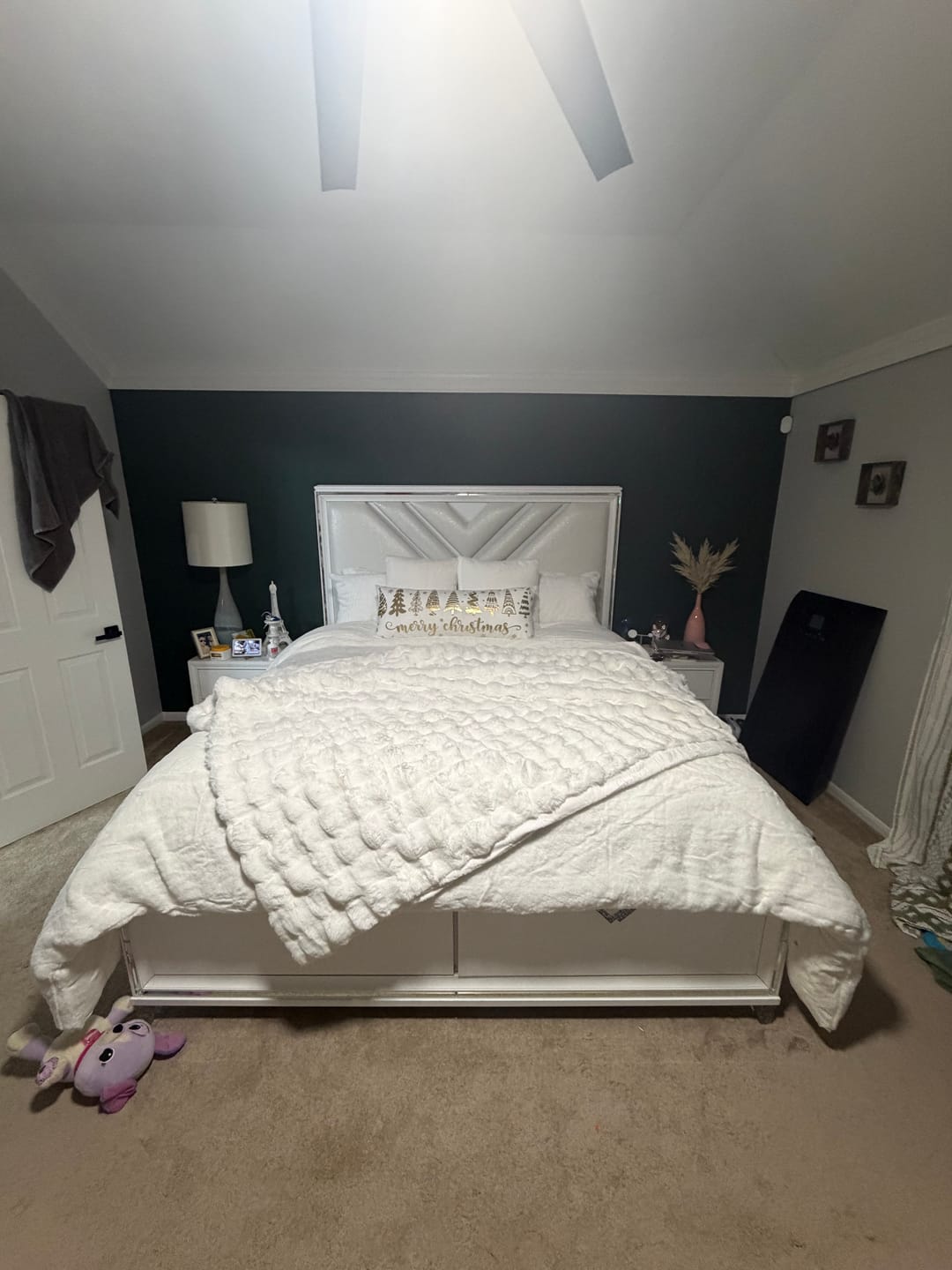 Customer photo review of CYRA Long Velvet Bedding Set