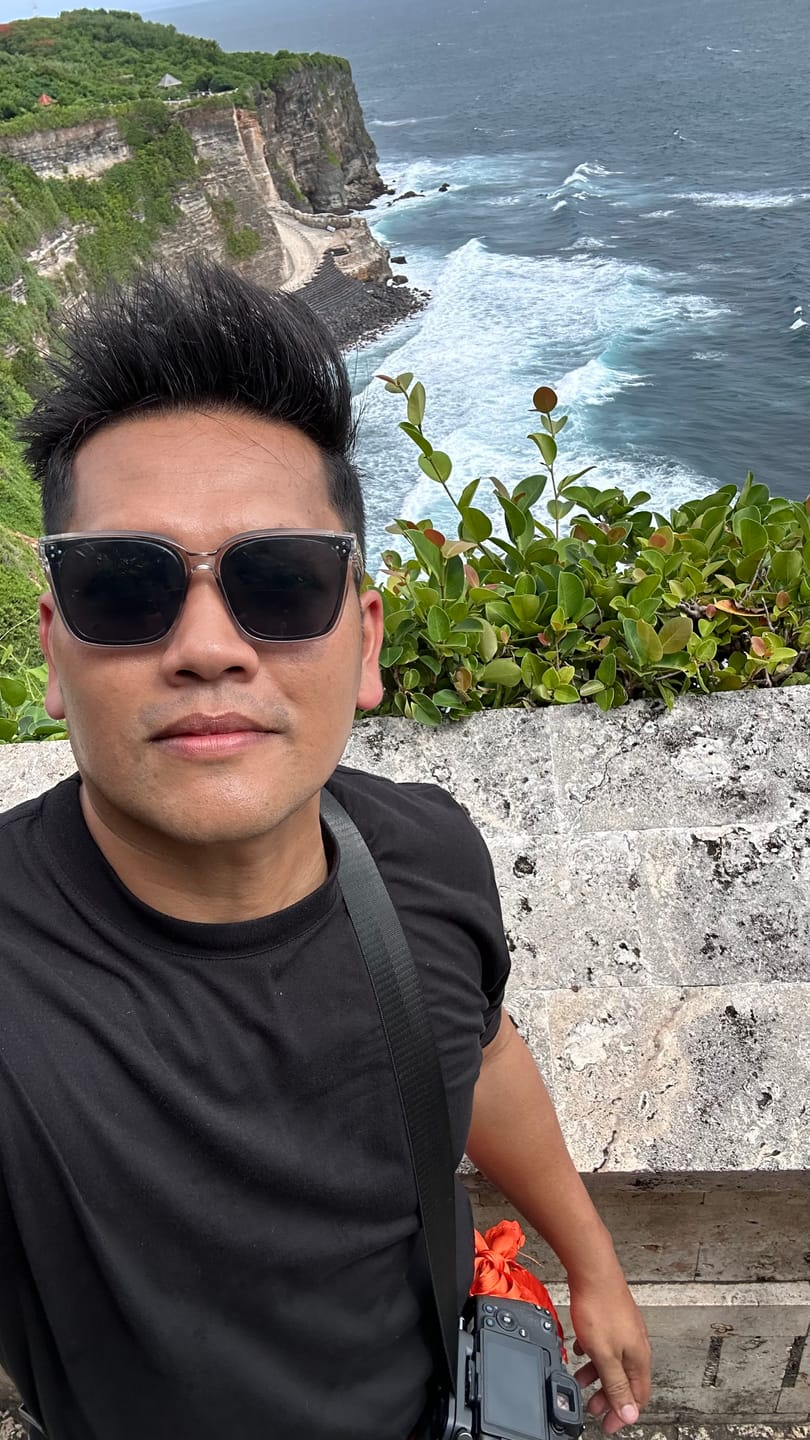 Customer photo review of Taylor Rectangular Framed Sunglasses