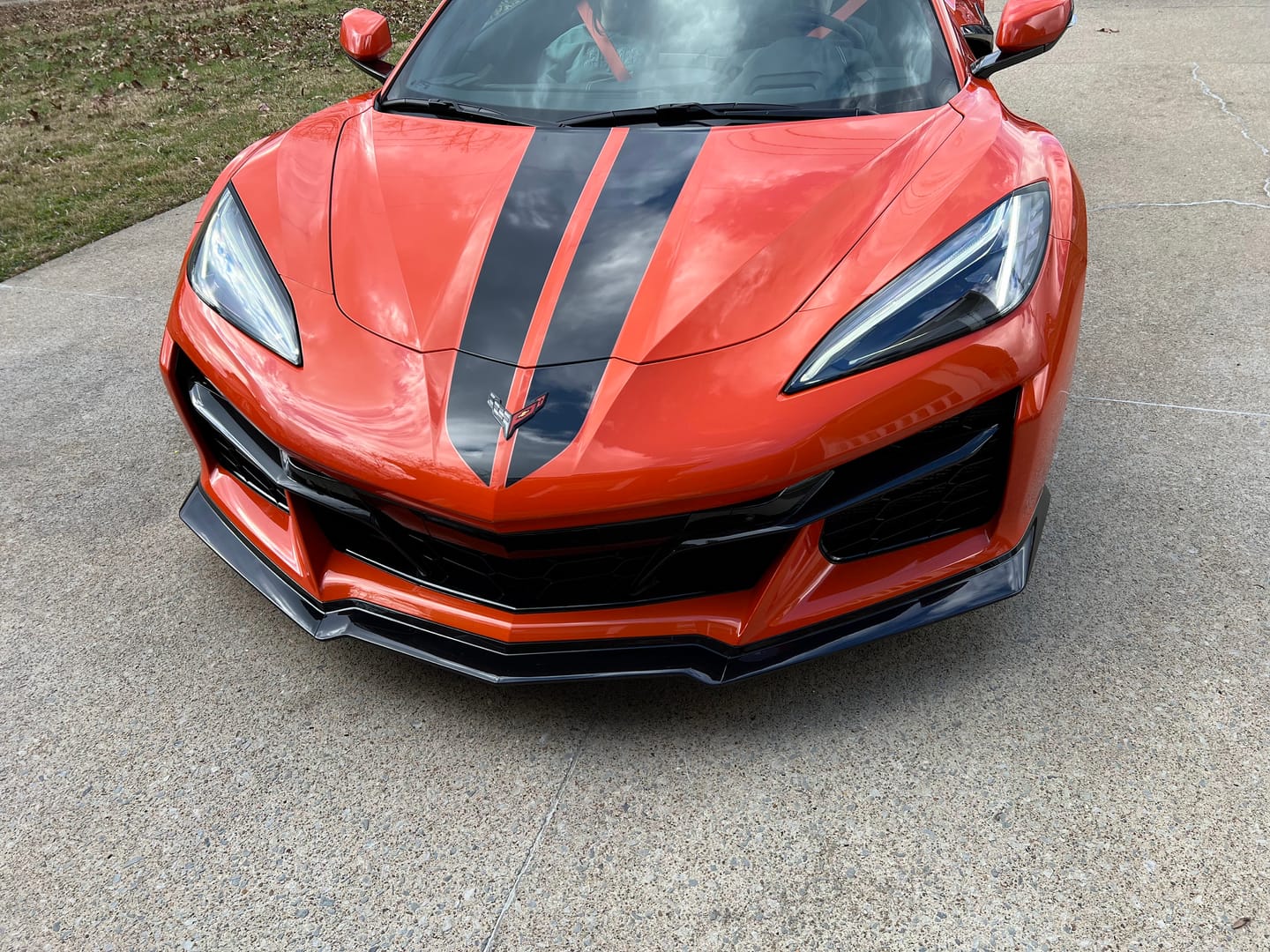 Customer photo review of Corvette C8 Z06 / E-Ray DRY CARBON FIBER Front Splitter [Z07 Package]