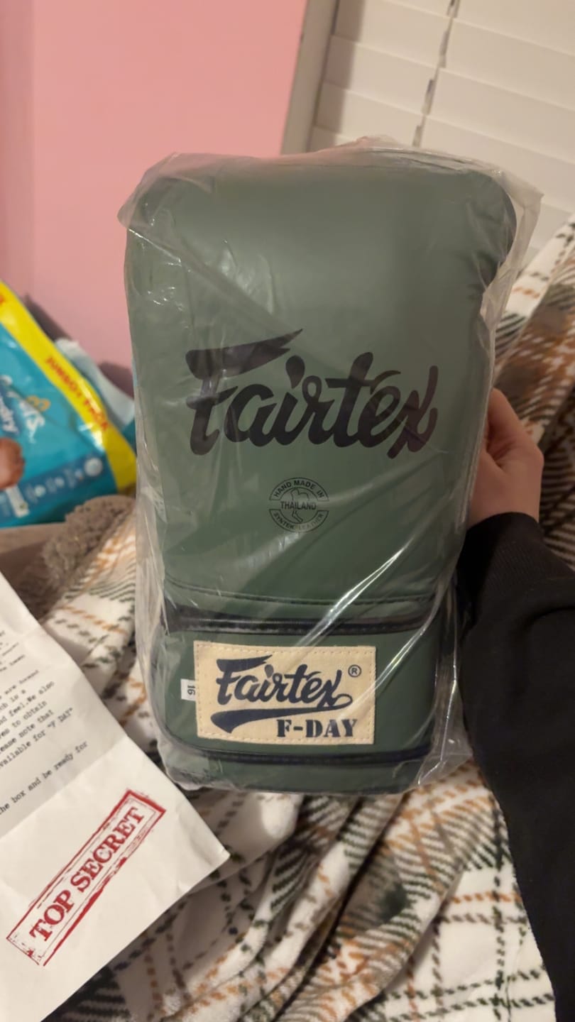 Customer photo review of Fairtex BGV11 F-Day Boxing Gloves