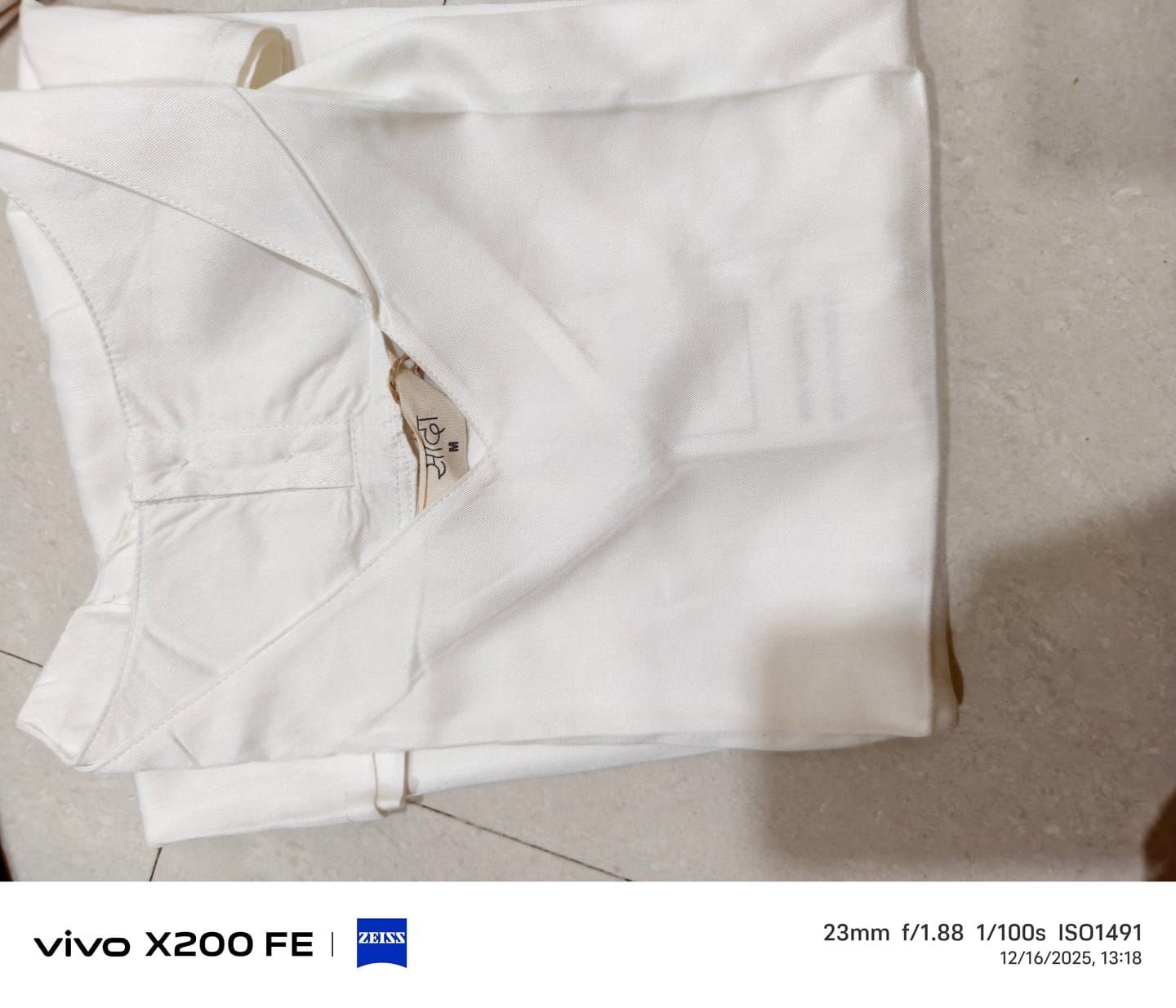 Customer photo review of Women White V-Neck Sleeveless Top