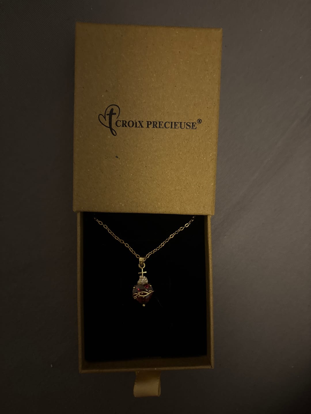 Customer photo review of Collier Cœur Sacré