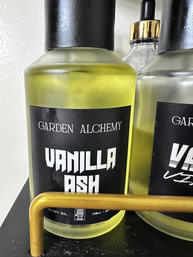 Customer photo review of VANILLA ASH body oil