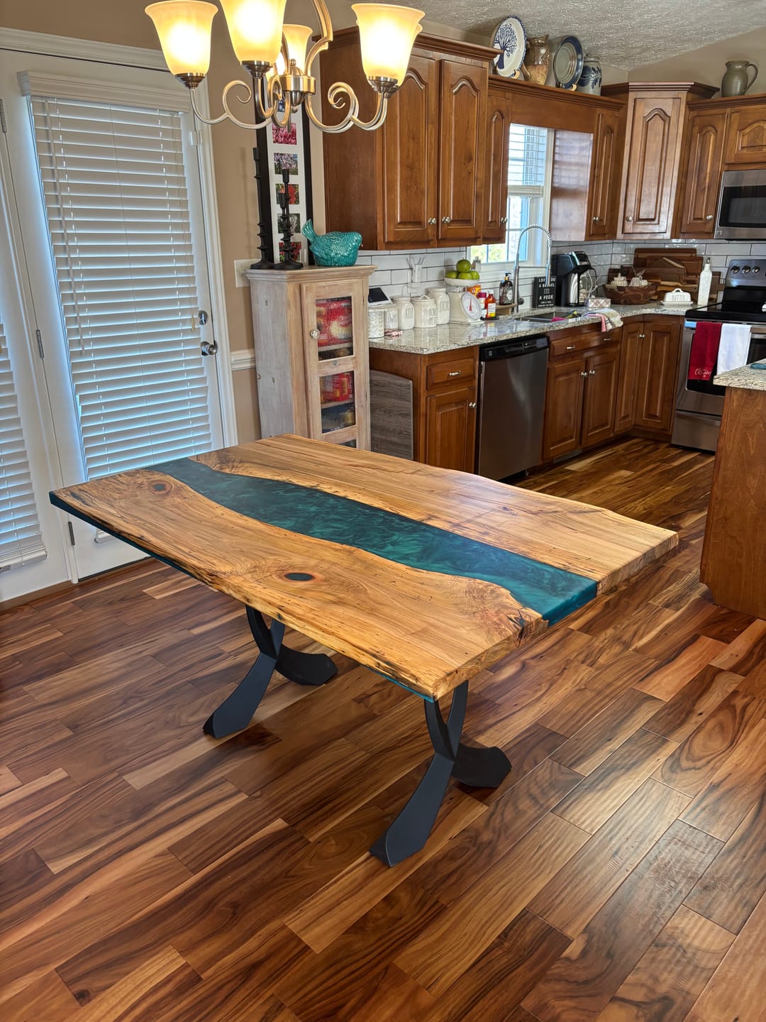 Customer photo review of Table Legs 423 Curva 28.2" H Dining Furniture Legs