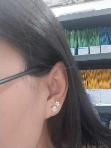 Customer photo review of Apr Crystal Blossom - GP (Piercing)