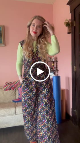 Customer video review of TAYLOR JUMPER | HALO NIGHT