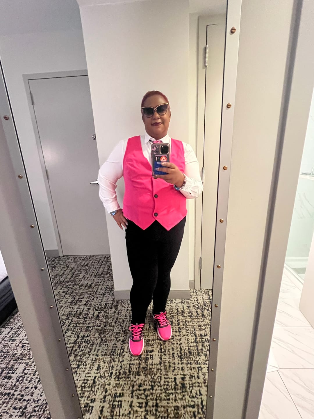 Customer photo review of 97112-088-M | TUBES 200 | BLACK/NEON PINK WHITE
