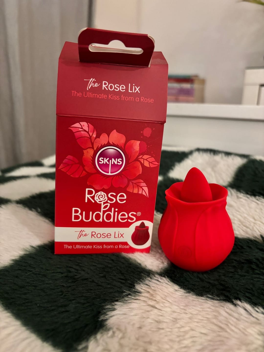 Customer photo review of Rose Lix Clitoral Rose Toy
