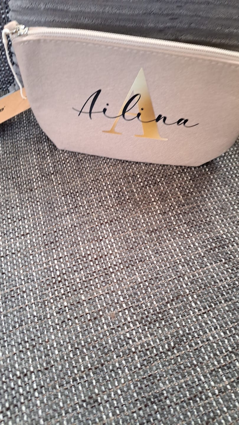 Customer photo review of Initiale - Individuelle Kosmetiktasche Filz