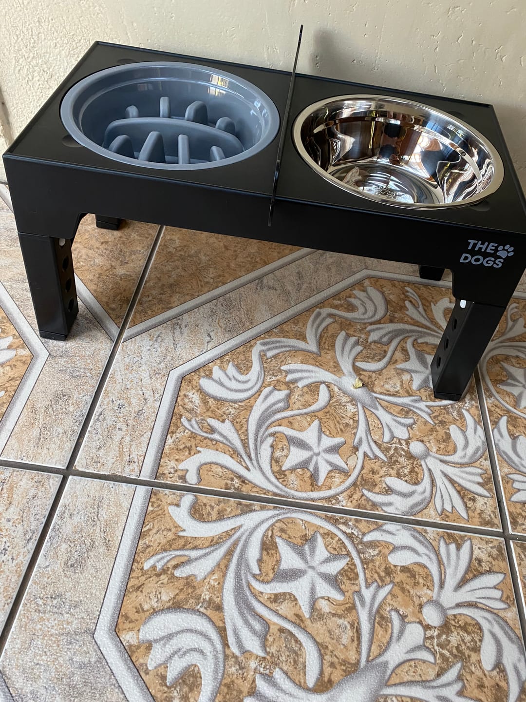 Customer photo review of Comedero Elevado THE DOGS Postura correcta en cada comida