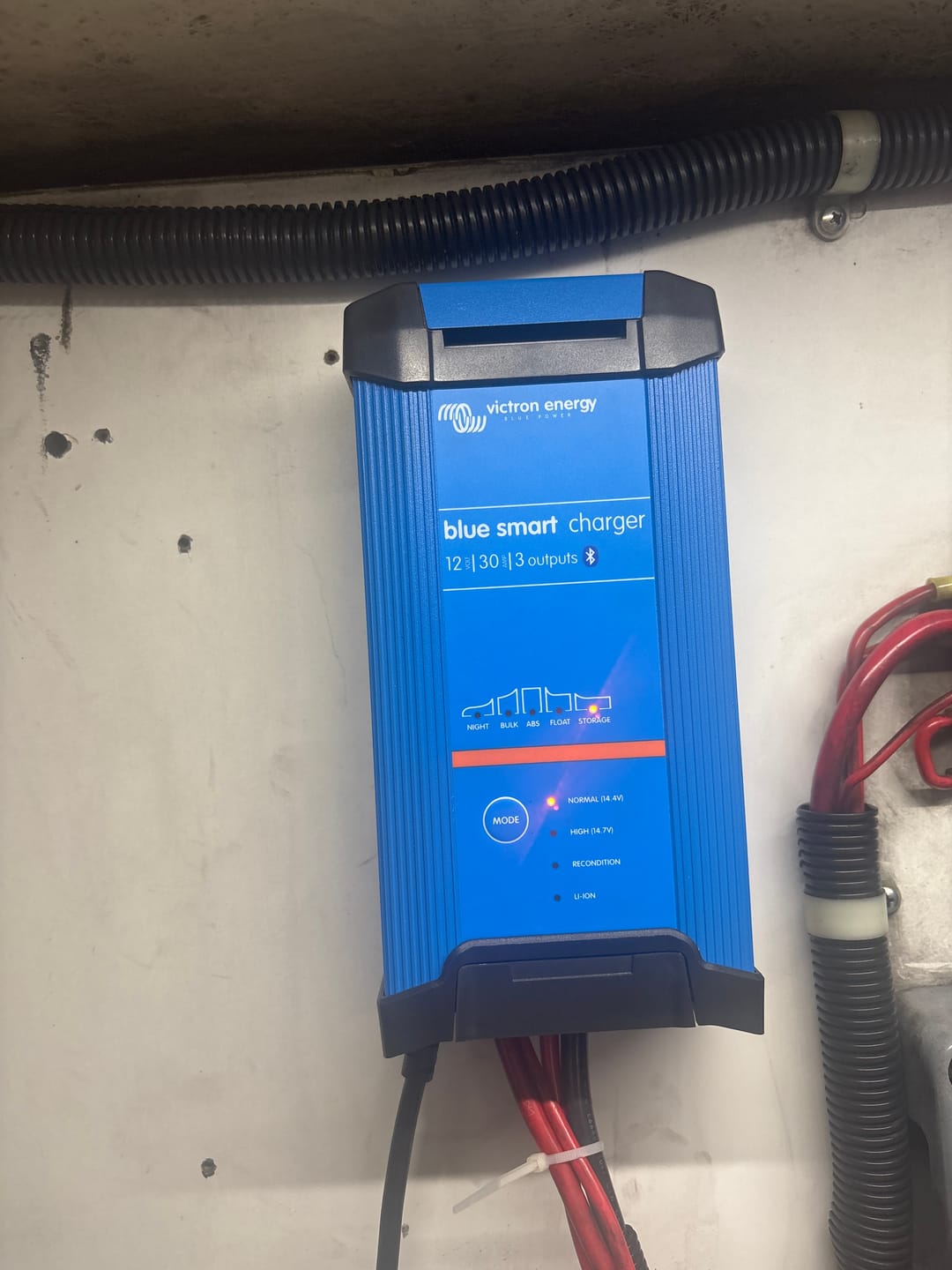 Customer photo review of Victron | Blue Smart IP22 Battery Charger