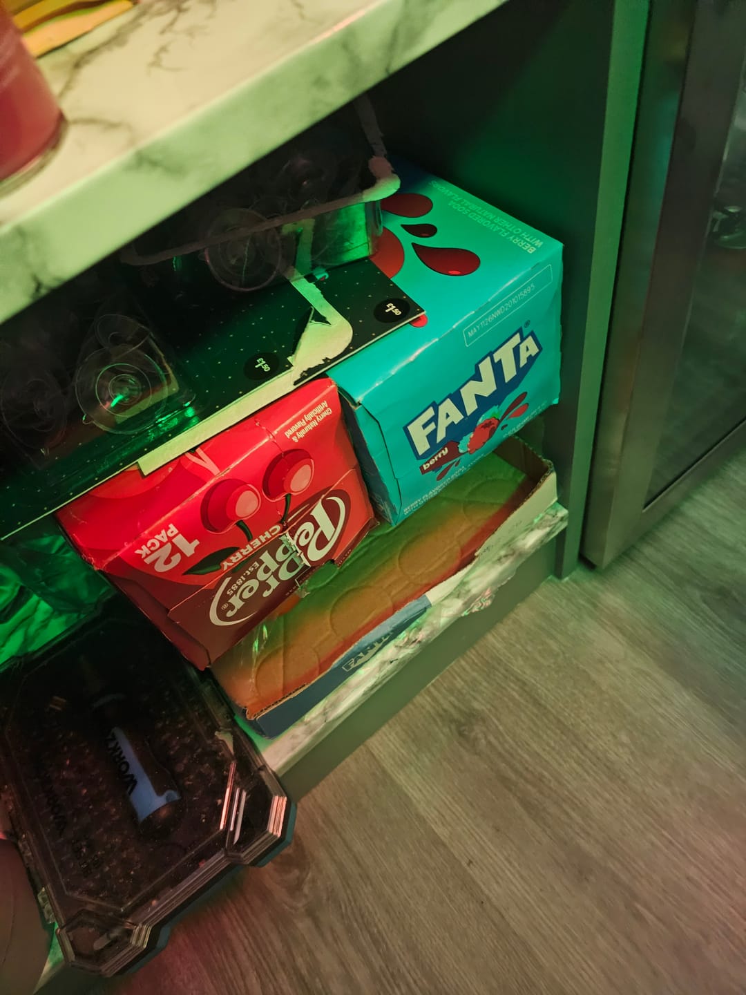 Customer photo review of Fanta Strawberry 12fl oz/355ml - Pack of 12