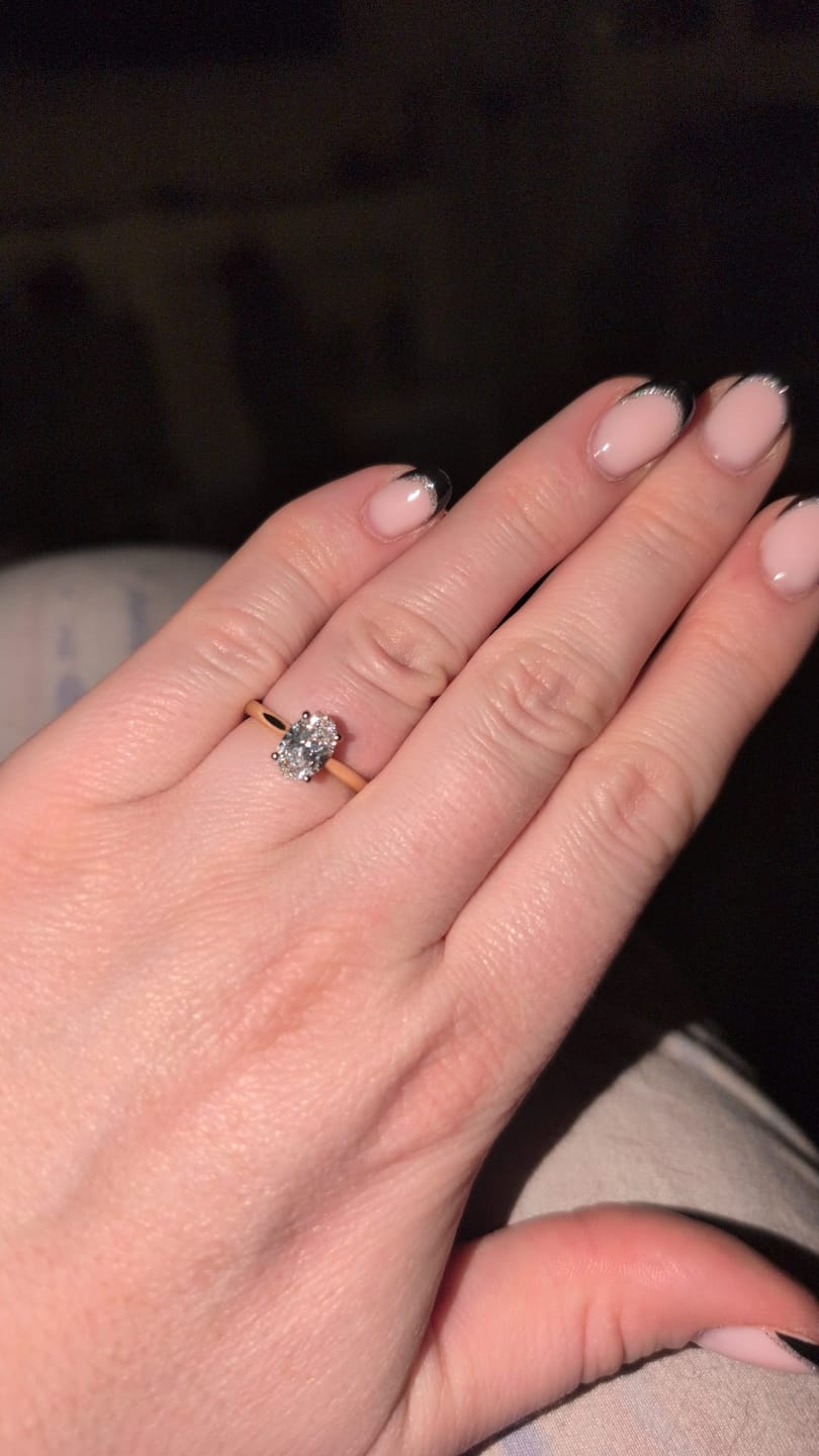 Customer photo review of 18ct Gold 1ct Oval Lab diamond Ring Solitaire