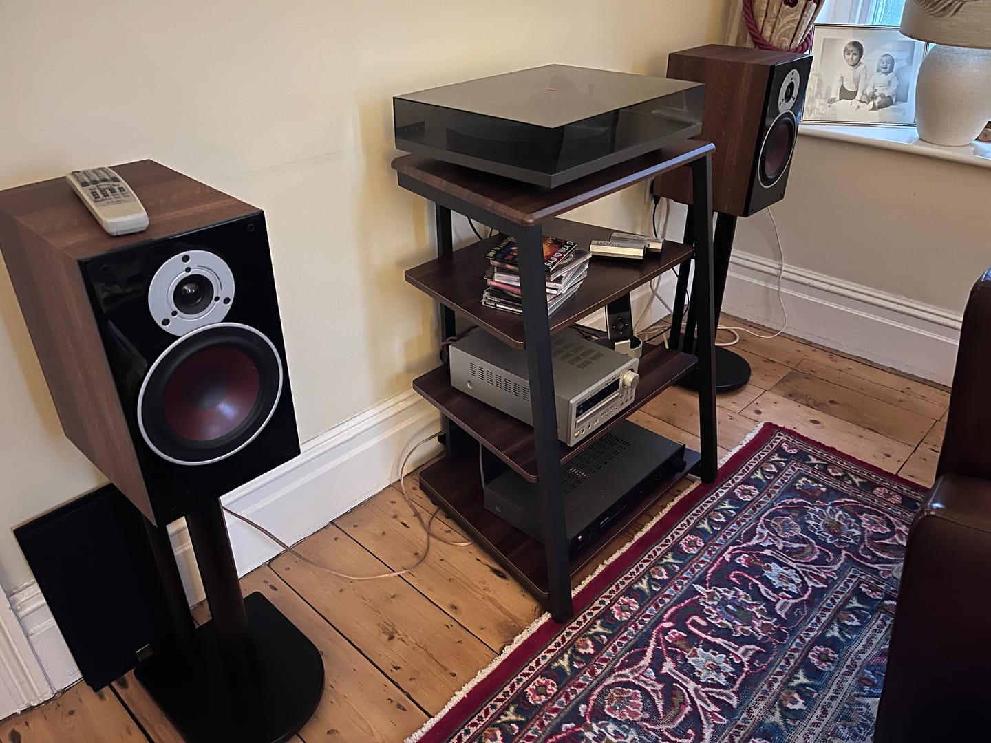 Customer photo review of Eiffel F07 Audio Rack