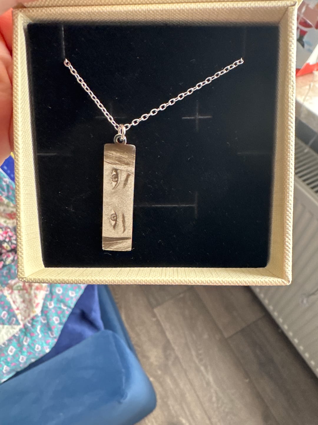Customer photo review of Halskette mit Anhänger - Augen