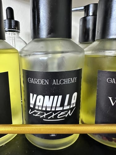 Customer photo review of VANILLA VIXXEN BODY OIL