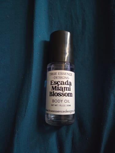 Customer photo review of ESC102 Purple Miami Blossom Body Oil - Women's