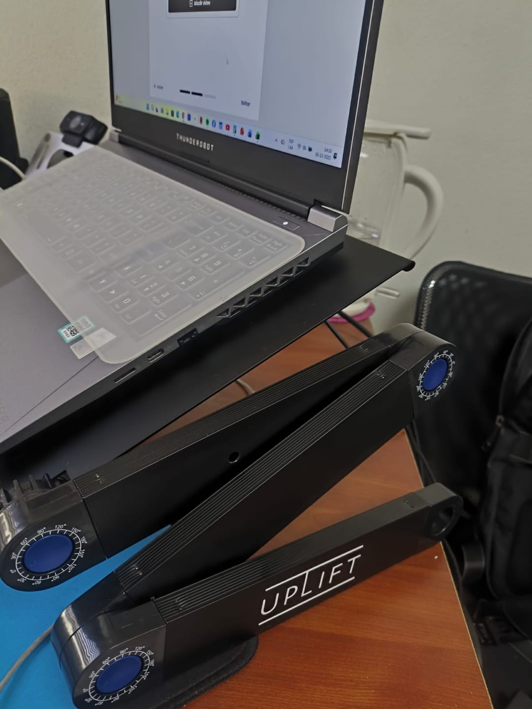 Customer photo review of Soporte Mesa Multifuncional Notebook