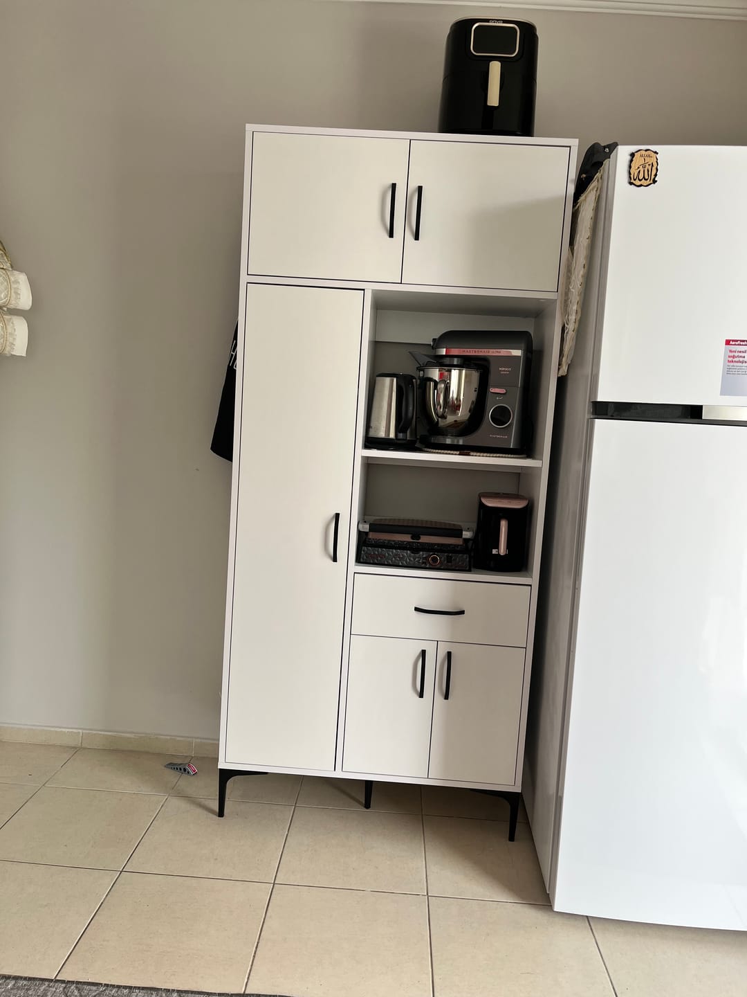 Customer photo review of Rani JE165 Çok Amaçlı Dolap 5 Kapaklı 1 Çekmeceli Kiler Mutfak Dolabı Beyaz